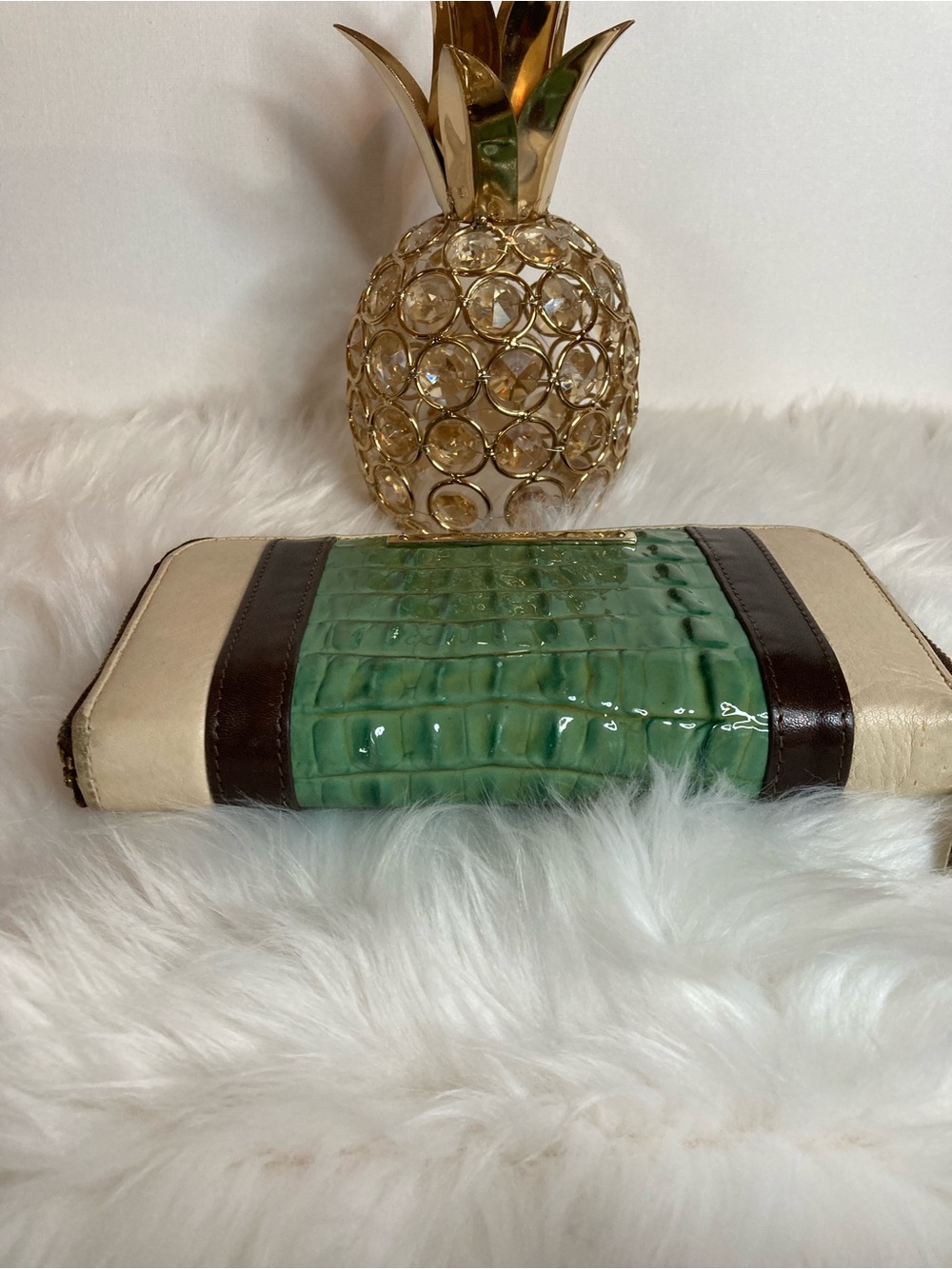 Brahmin Green Croc-Accent Zip Wallet - Cream & Brown GUC - Picture 3 of 9